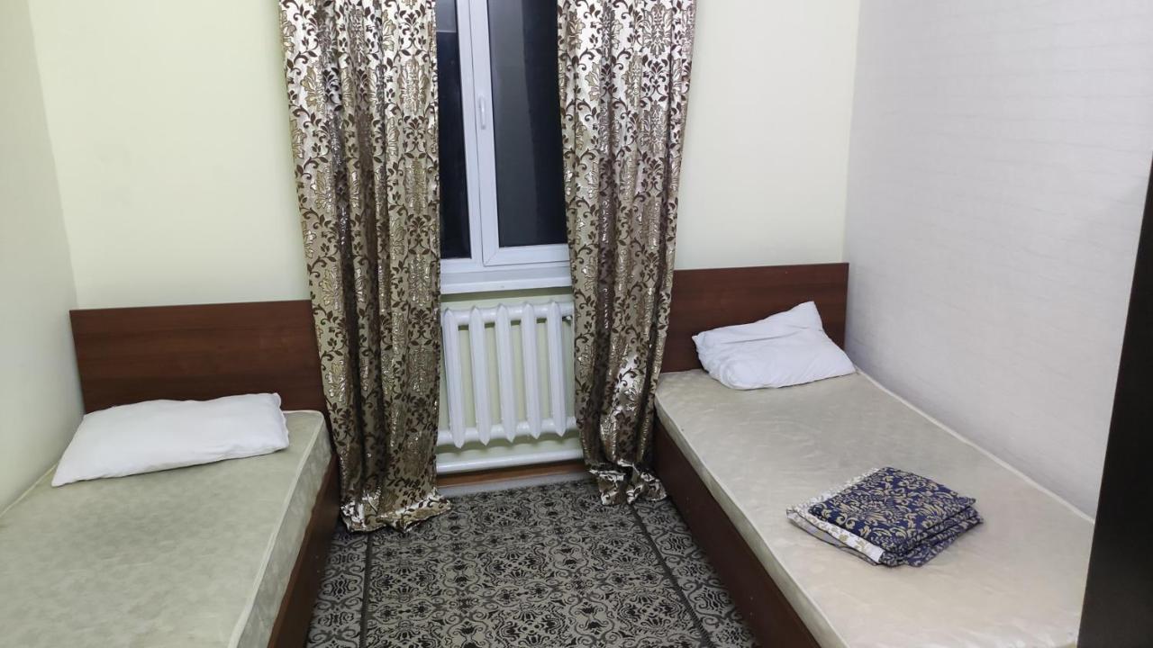 Хостел На Барахолки Almaty Eksteriør bilde