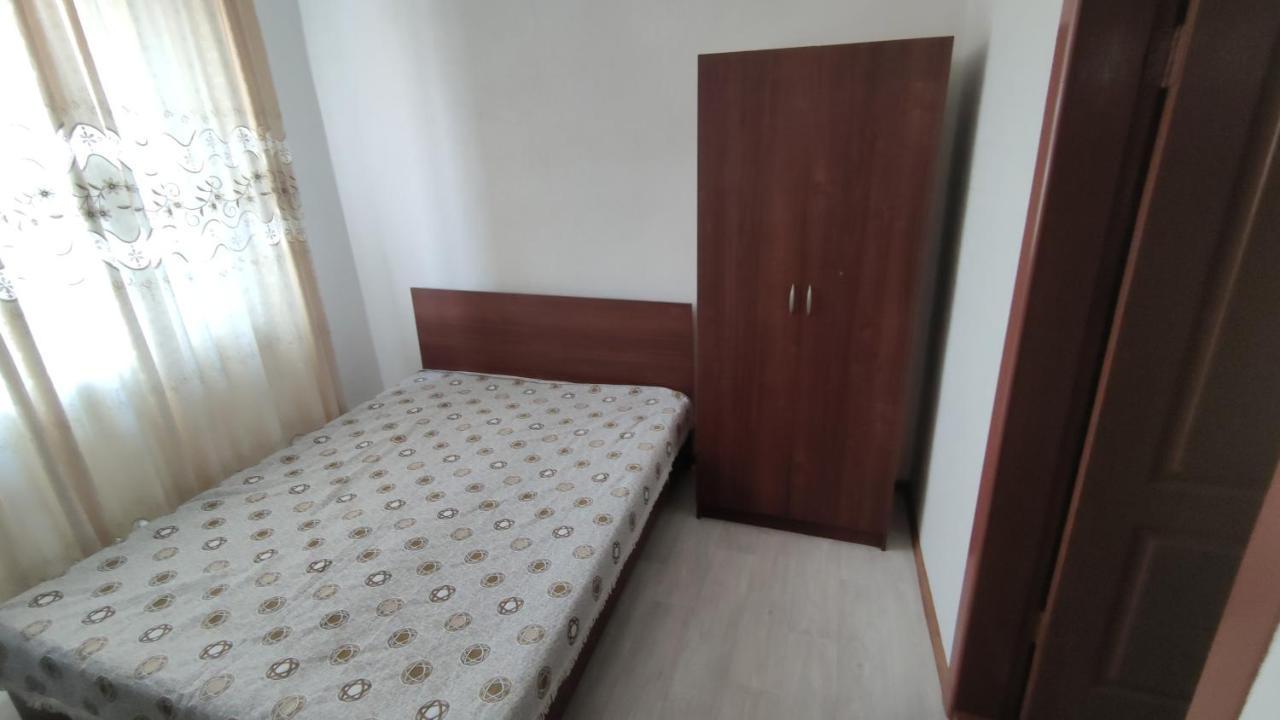 Хостел На Барахолки Almaty Eksteriør bilde
